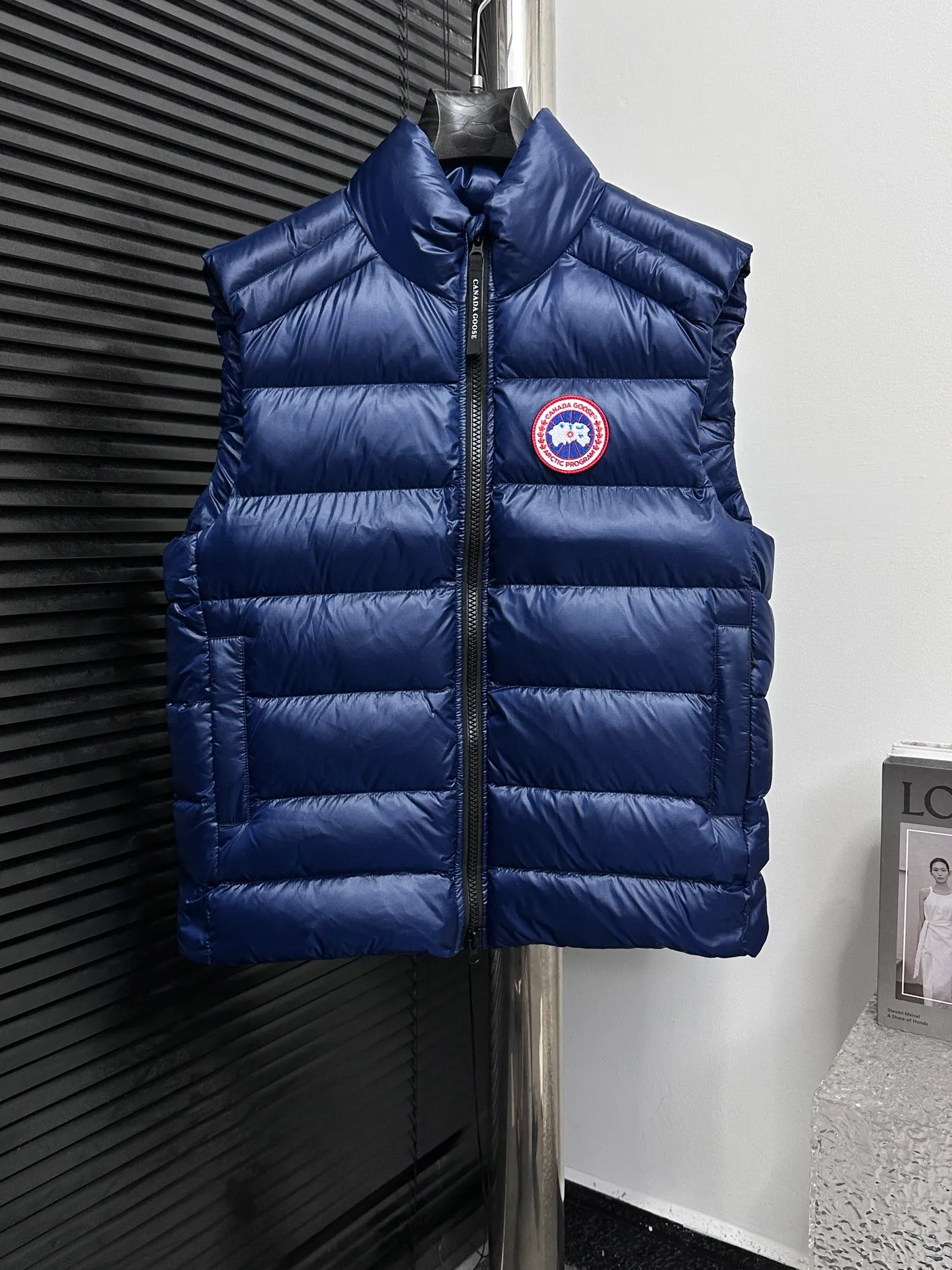 P560 [Canada Goose] CROFTON light down vest R water-repellent treatment Winall windproof fabric 700-fill down capacity Original molding Detailed production The upper body effect is stunning Exclusively available on the Xiaohongshu purchasing platform The highest version on the market Code number: XS-XXL